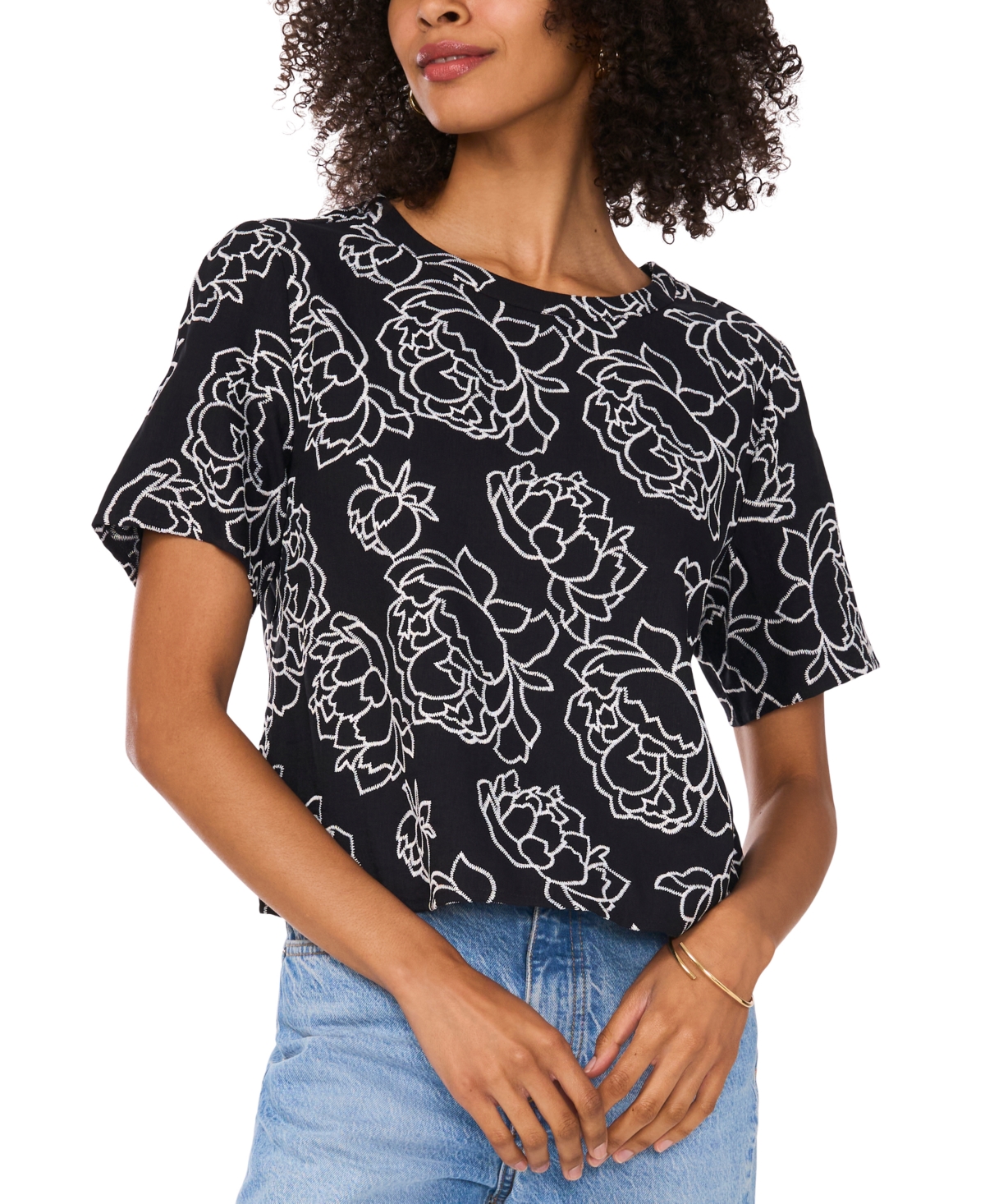 VINCE CAMUTO WOMEN'S EMBROIDERED FLORAL PRINTED SHORT-SLEEVE TOP 