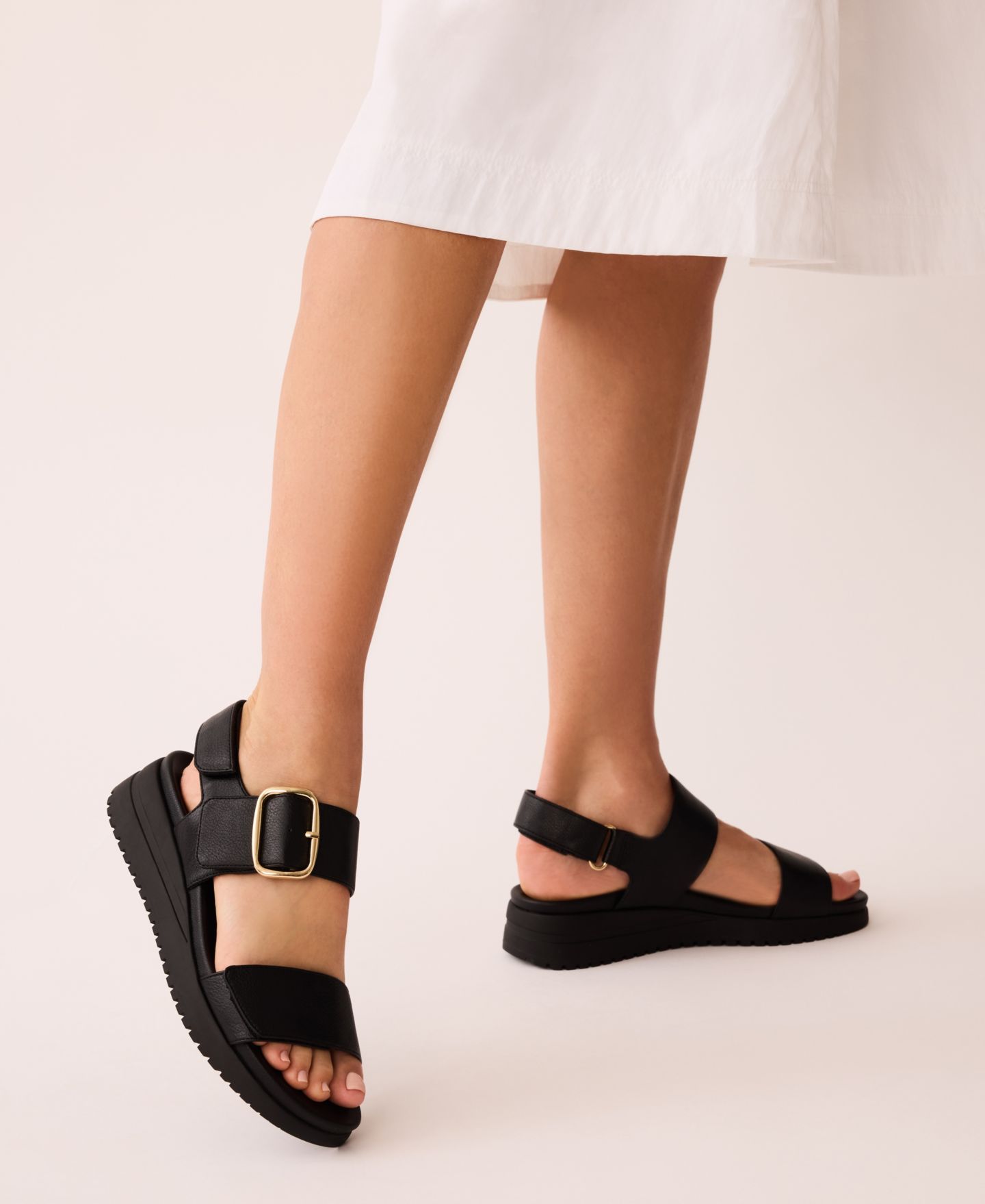 Женские сандалии Anne Klein Evanti Buckle Double Strap Sporty, цвет: Чёрный — фото 8