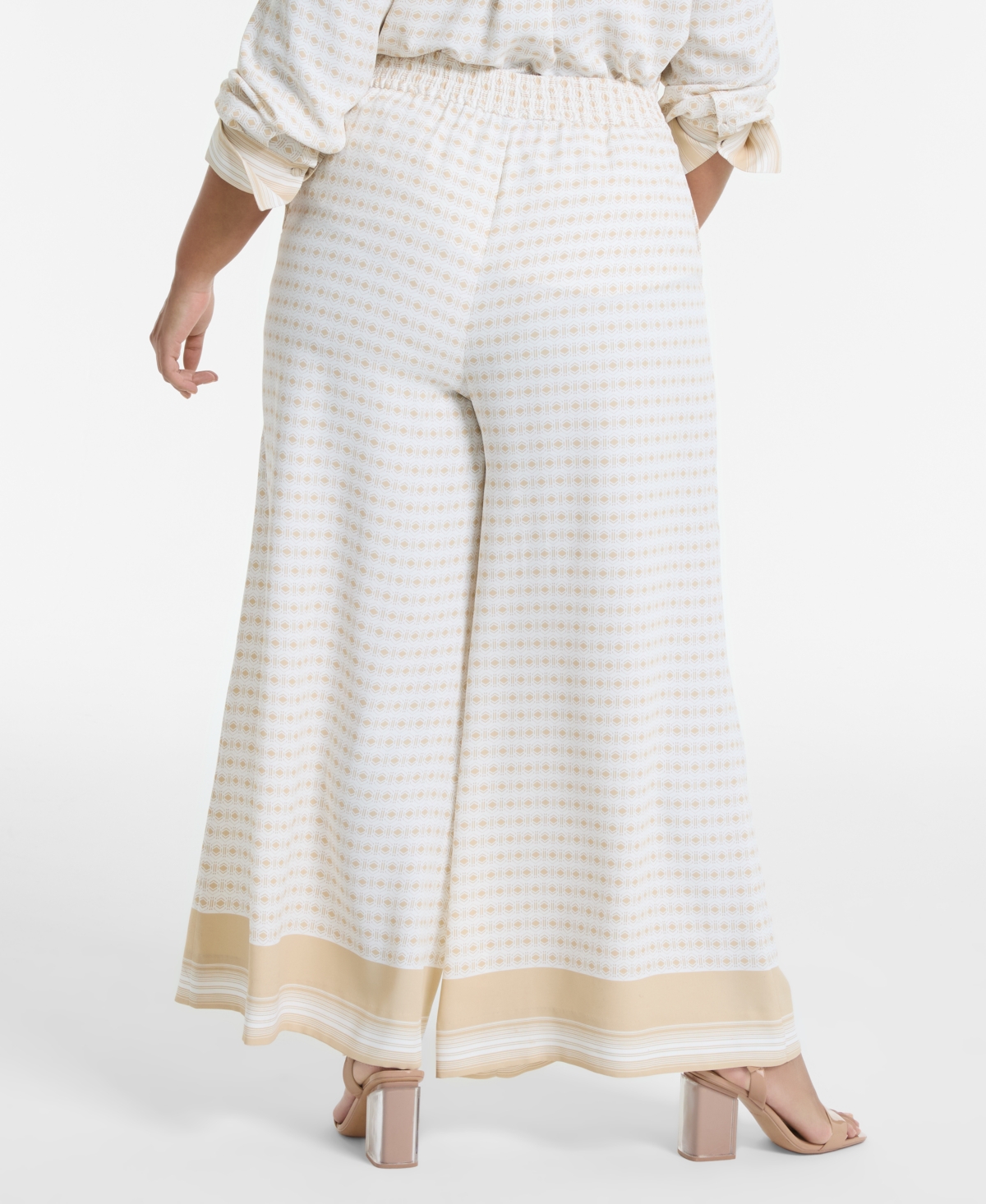 Vince Camuto Wide Leg Pants W Pckts In Natural Sand