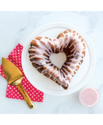 Cast Aluminum Nonstick 11" Elegant Heart Bundt Pan
