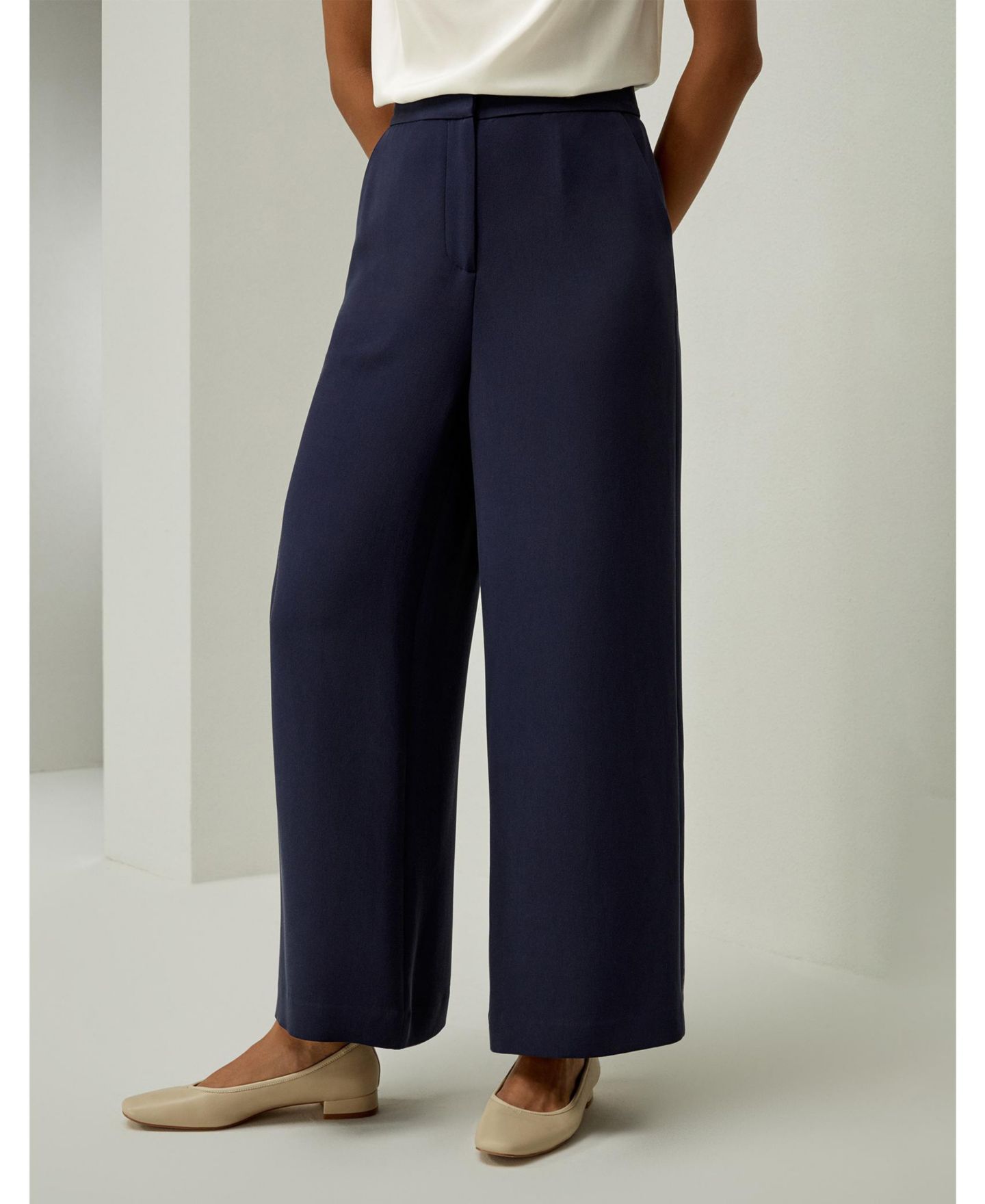 Женские брюки LILYSILK Mid Rise Wide Leg Tailored Silk, цвет: Королевский синий — фото 6
