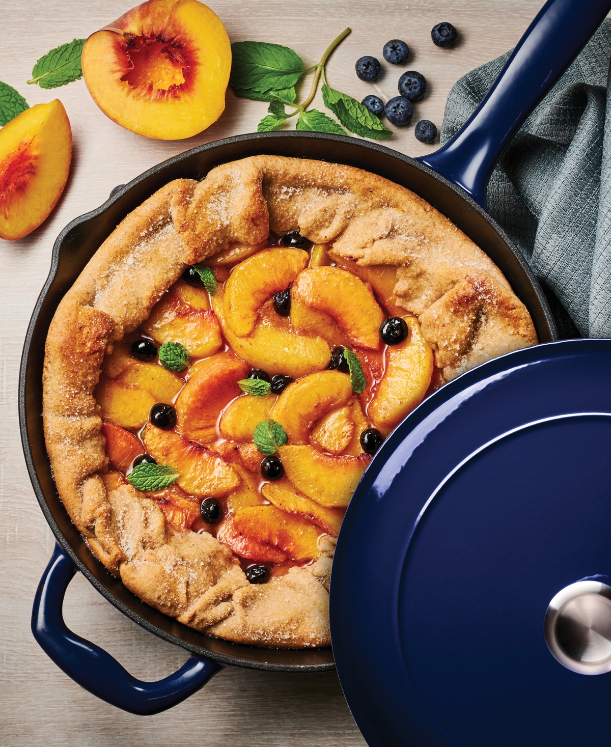 Tramontina Enameled Cast Iron 10" Skillet With Lid In Navy