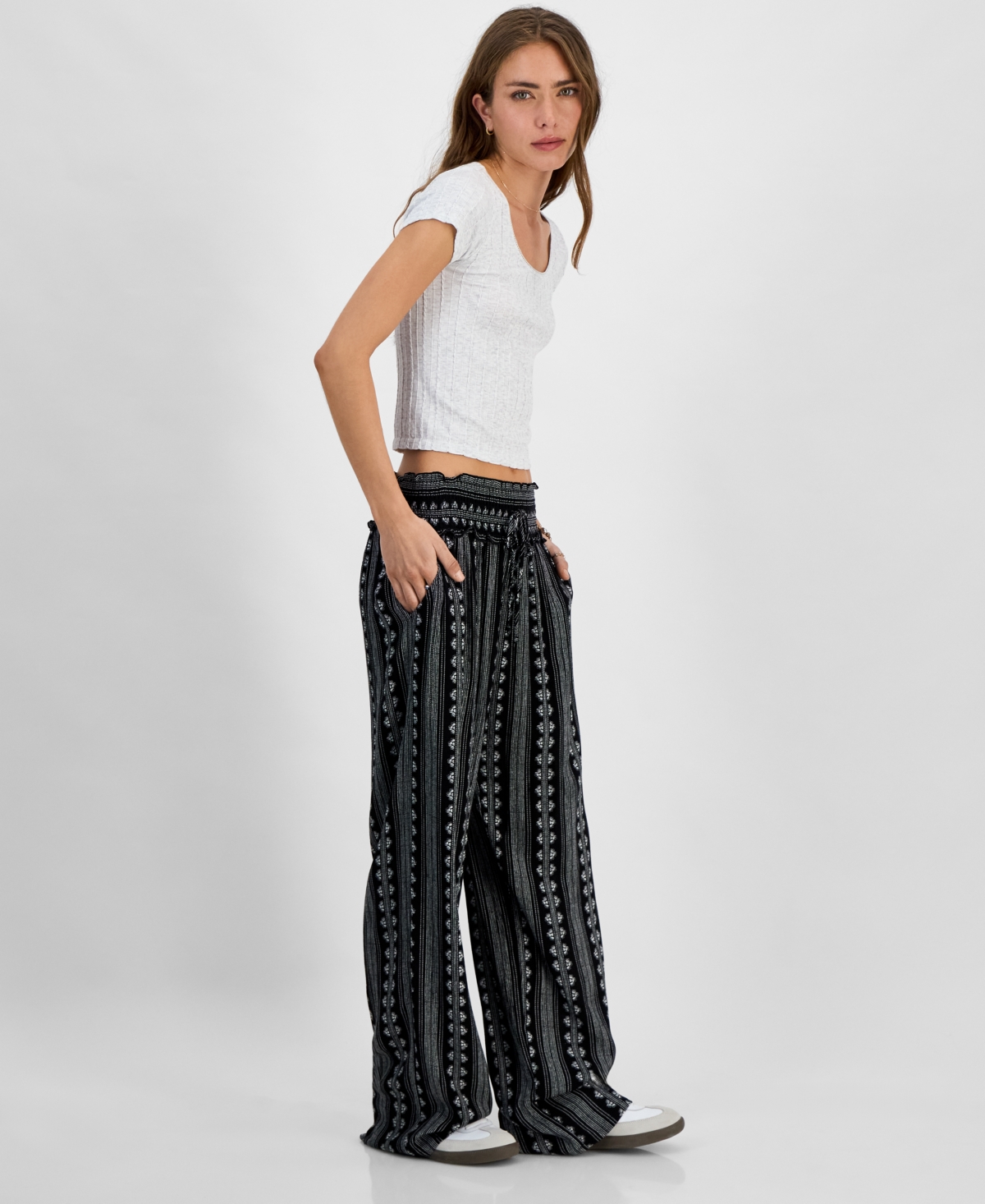 KINGSTON GREY JUNIORS' HIGH-RISE SMOCKED-WAIST PANTS 