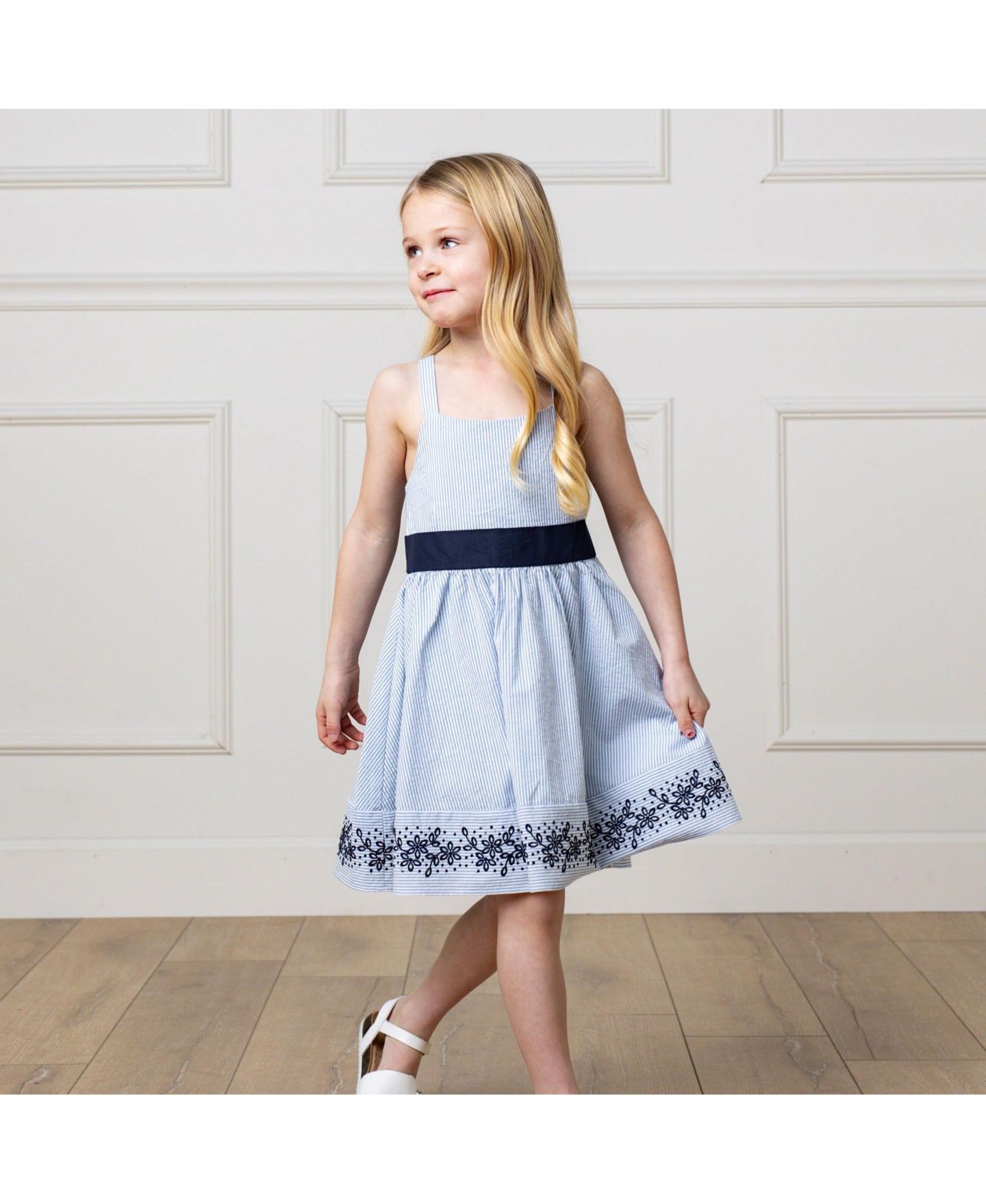 Платье Hope & Henry Heirloom Sleeveless Special Occasion Sundress with Bow Back Detail and Embroidery для девочек, цвет: Синий — фото 2