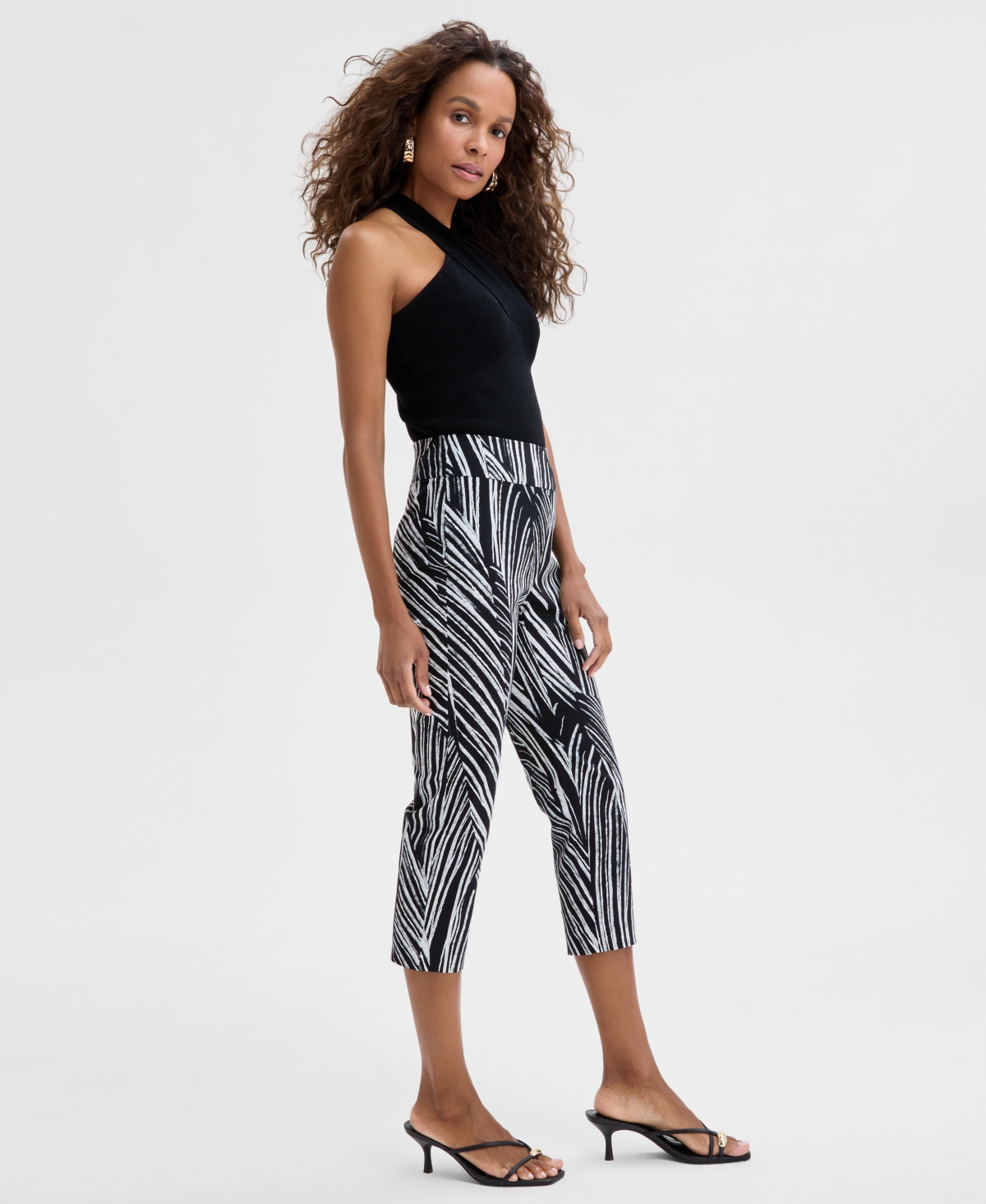 Inc International Concepts Petite Tummy-control Pull-on Capri Pants, Created For Macy's