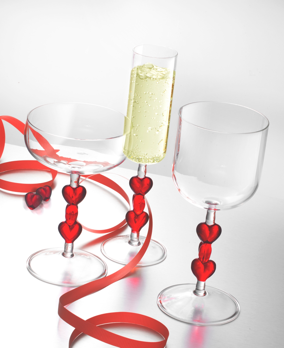 Qualia Glass Red Heart Stemmed Champagne Flute Glasses, Set Of 2 In Clear With Red