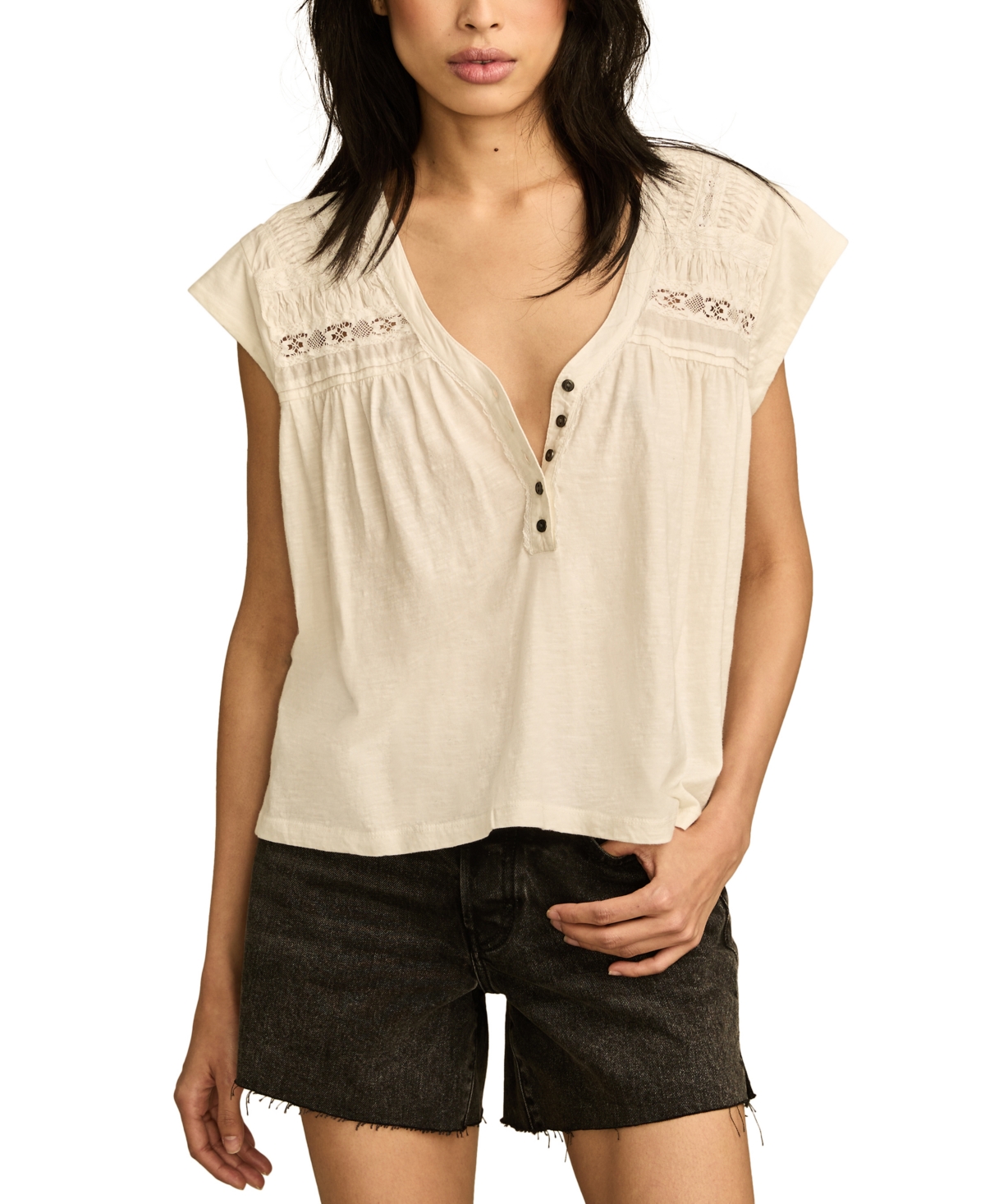 LUCKY BRAND WOMEN'S LACE-TRIM CAP-SLEEVE HENLEY T-SHIRT 