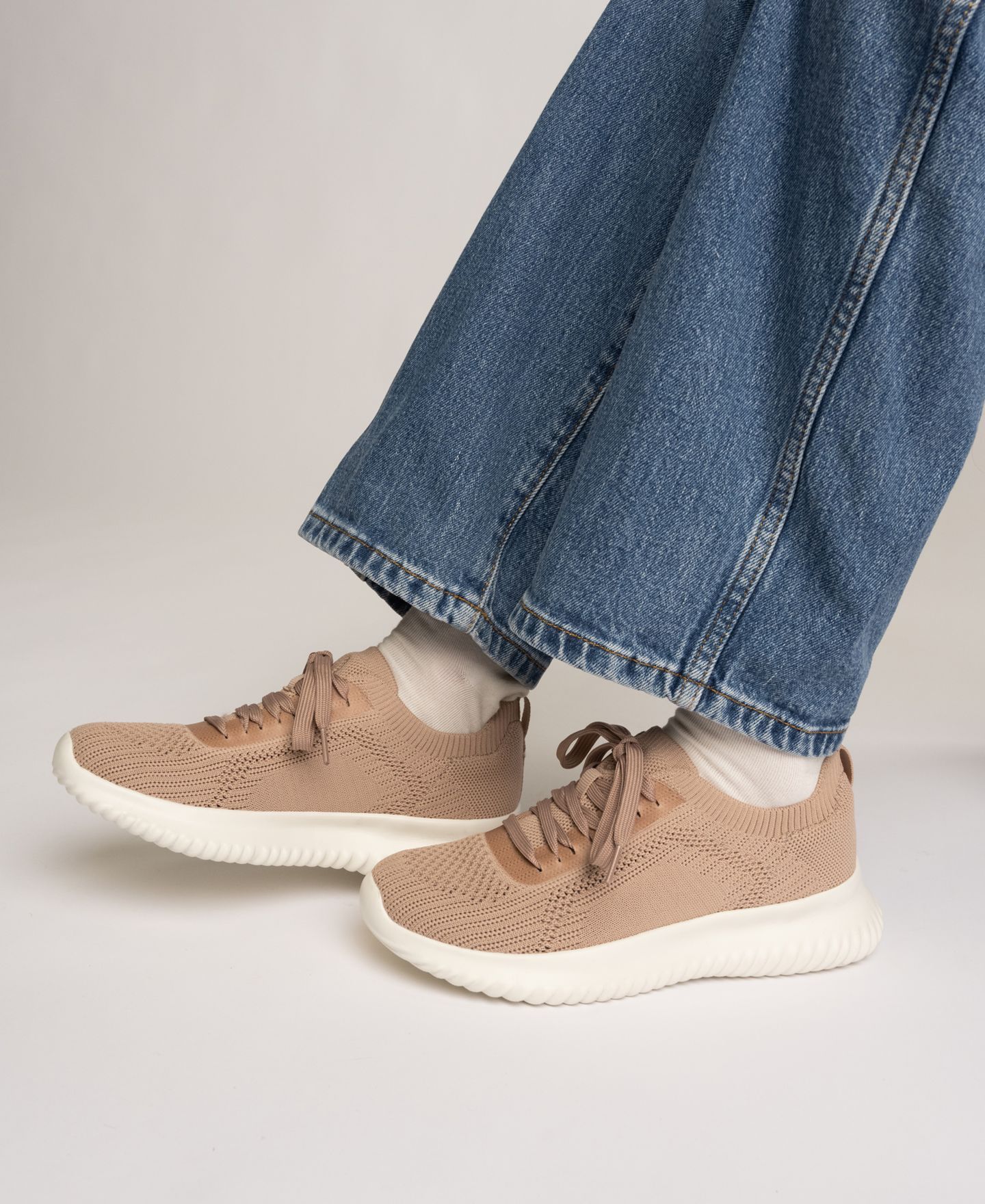 Женские кроссовки Journee Collection Brena Lace Up, цвет: Серый — фото 7