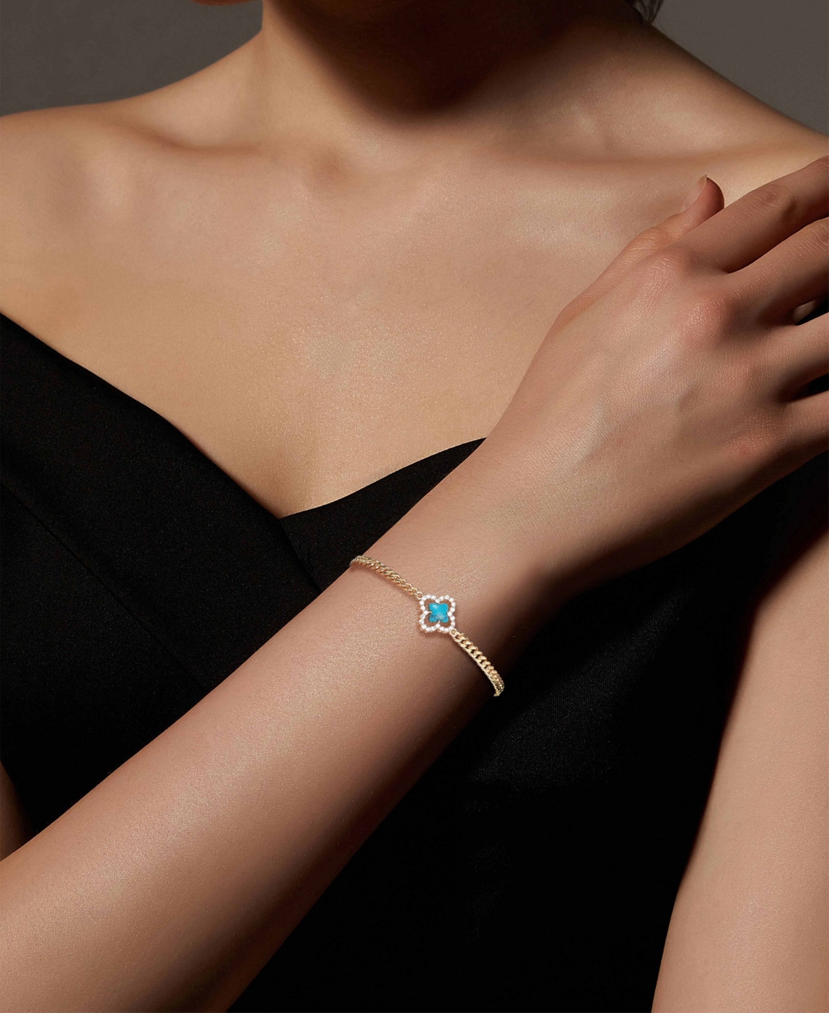 Unwritten Imitation Turquoise Clover Bolo Bracelet In Gold