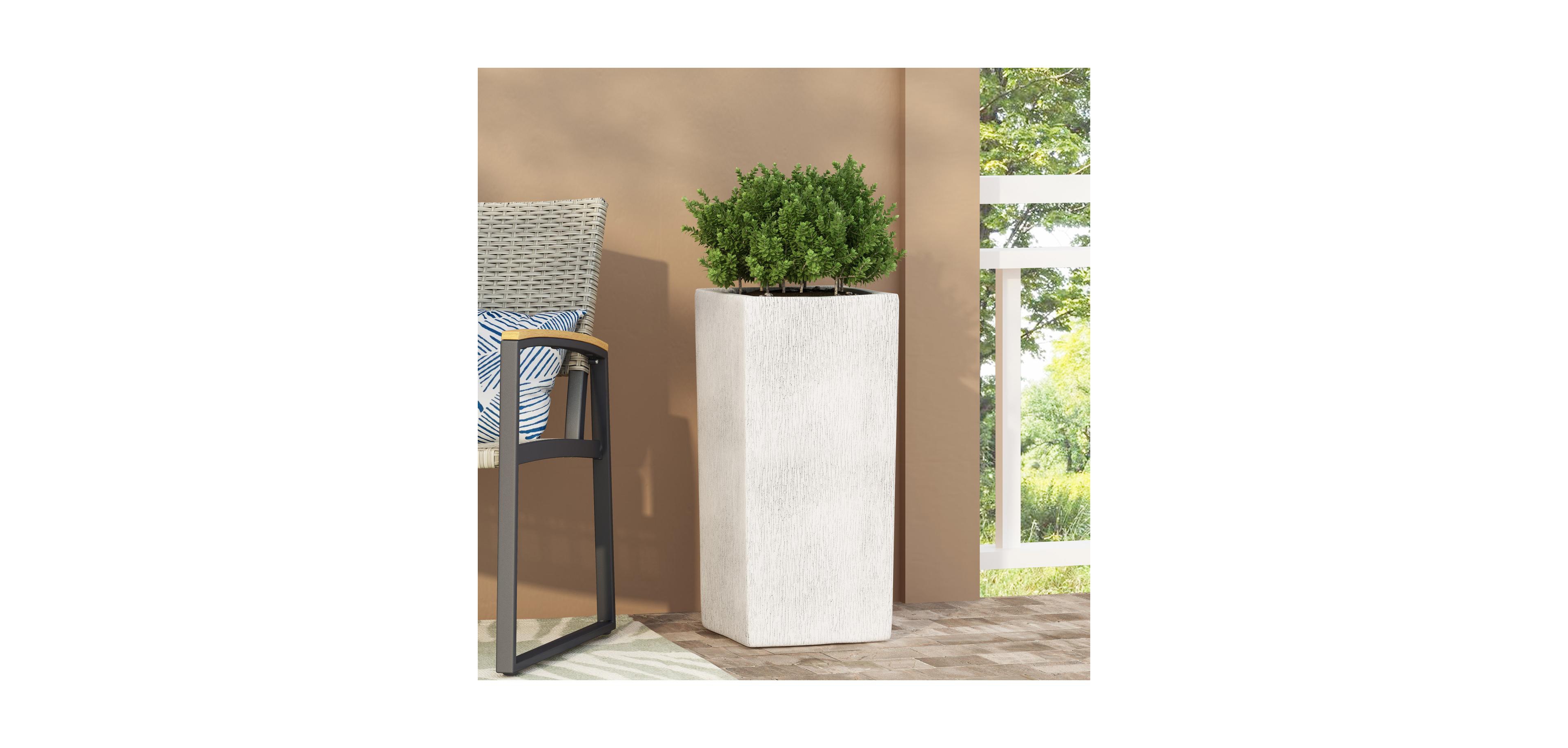 Streamdale Plant Illuminators Highlight Your Garden's Charm