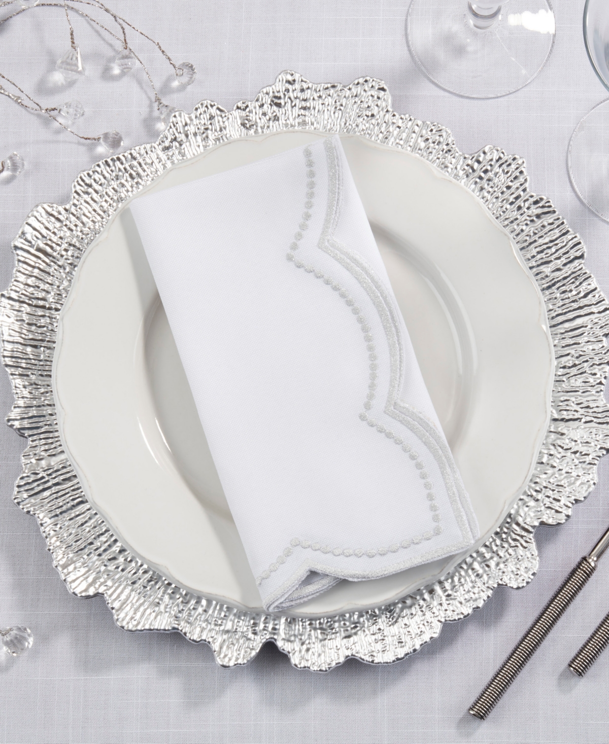 SARO LIFESTYLE EMBROIDERED POLKA DOT NAPKIN, SET OF 4 