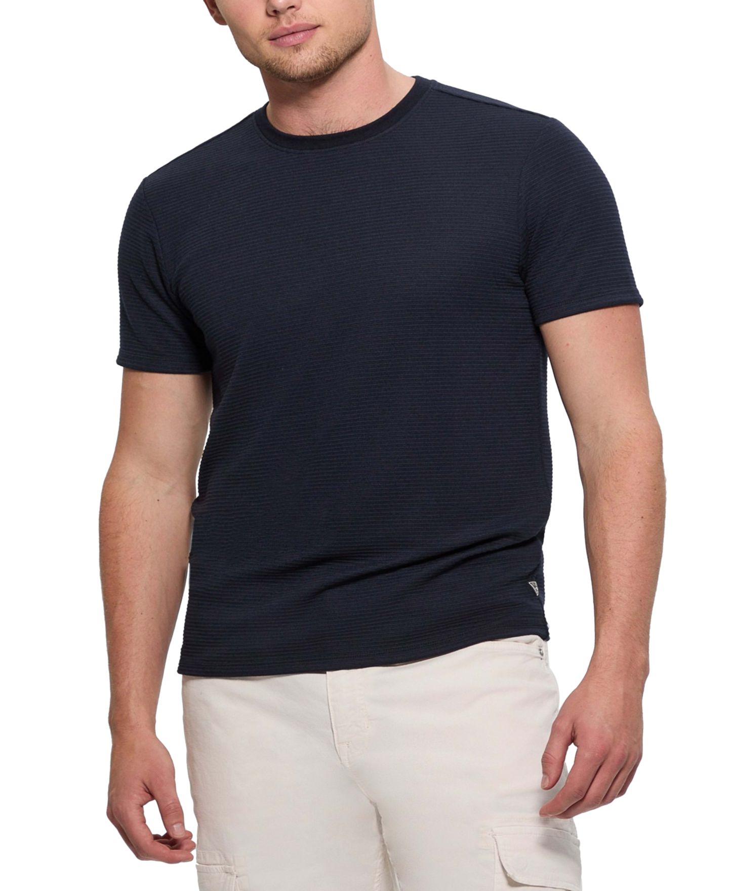 Мужская футболка GUESS Relaxed-Fit Linear Textured Short-Sleeve Crewneck, цвет: Синий — фото 2
