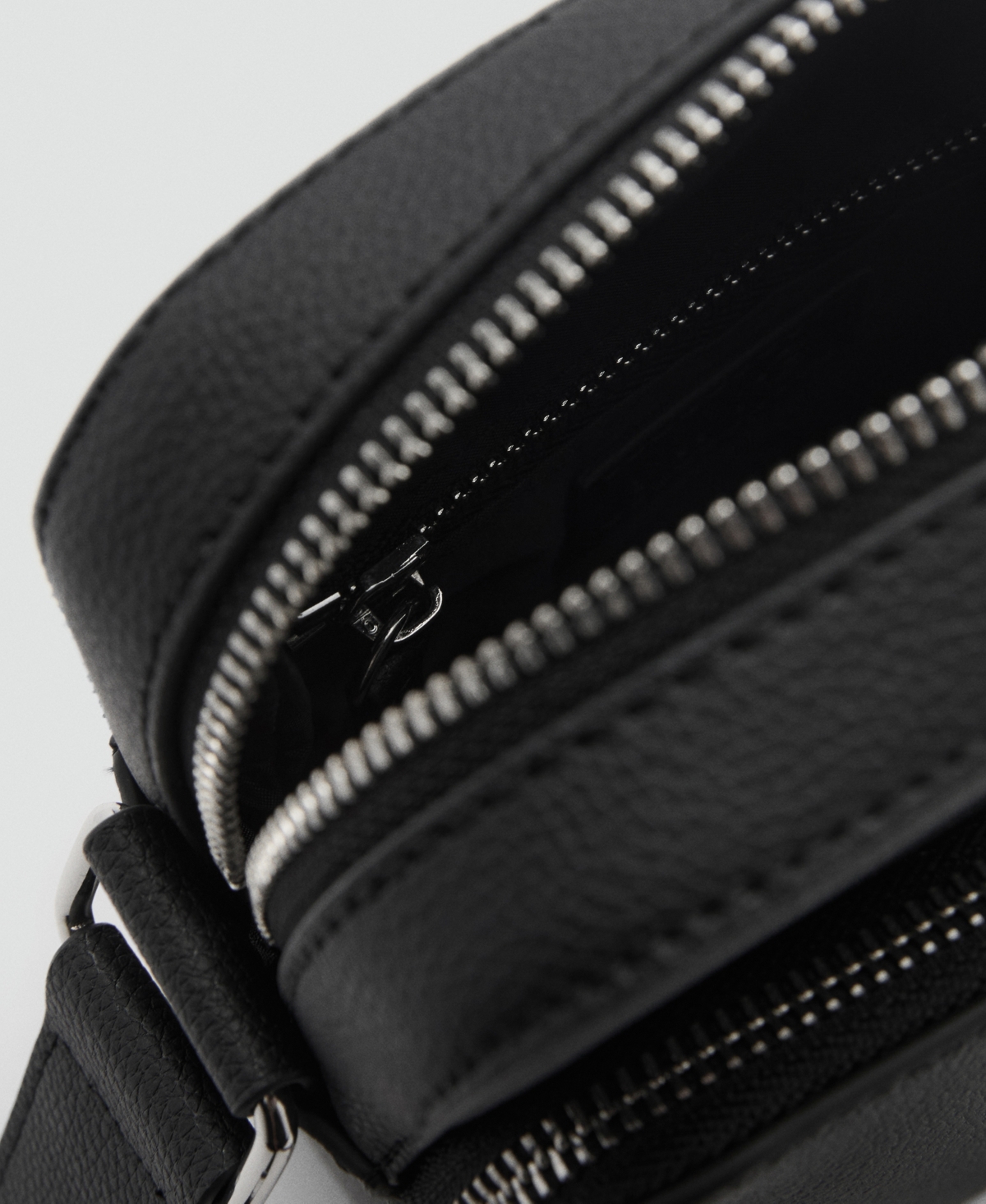 MANGO MEN'S PATENT FAUX-LEATHER SHOULDER BAG 