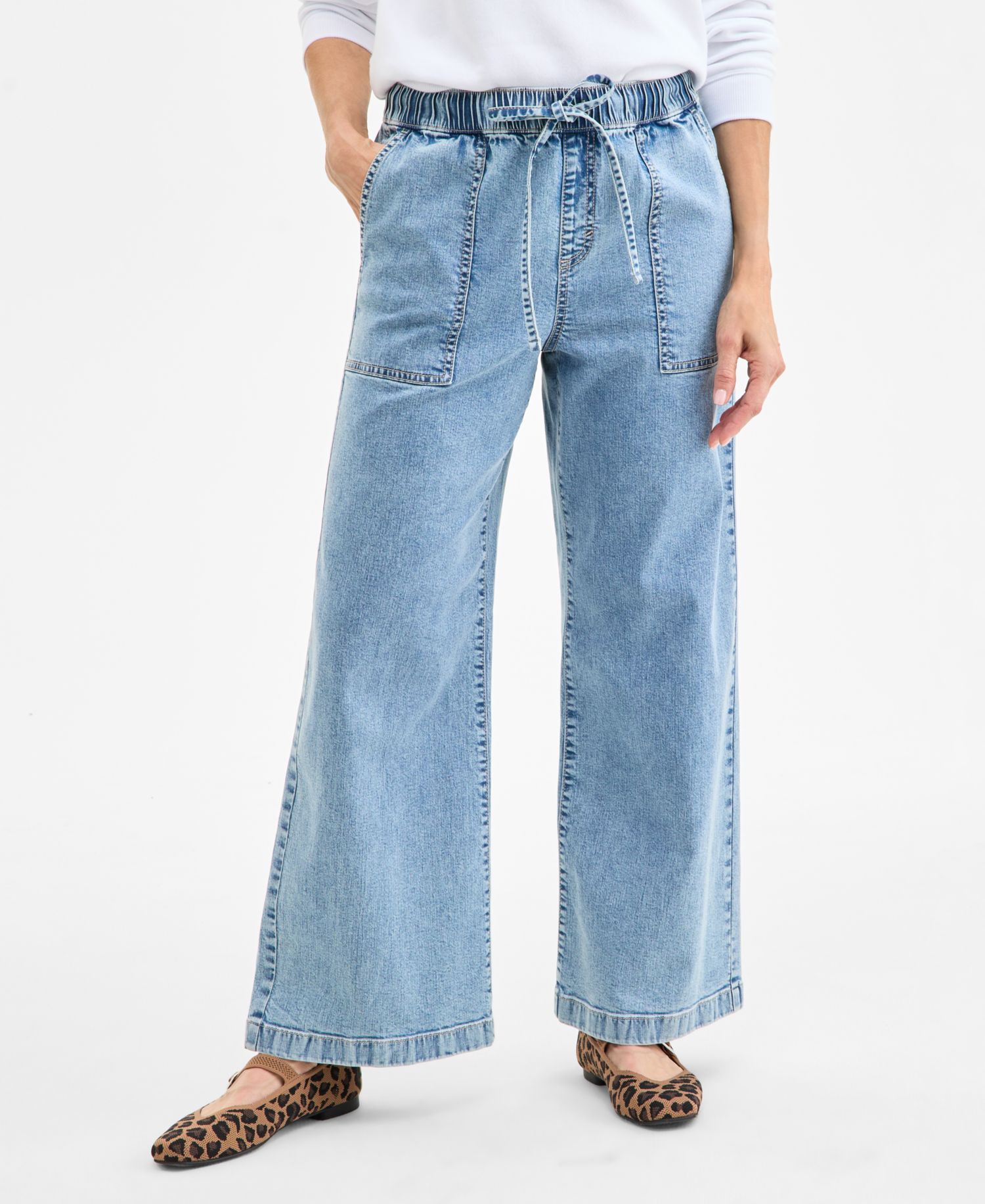 Petite Wide-Leg Pull-On Jeans