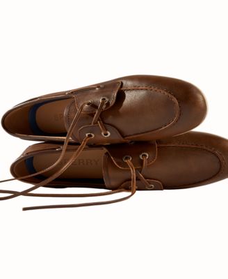 Women's Slim Lace-Up Boat Shoes
