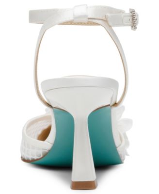 Women's Susie Flower Pointed Toe Pumps