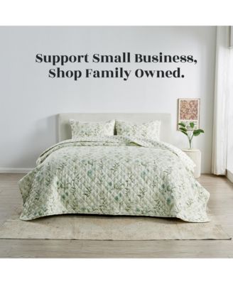 Floral Printed Reversible Stitched Quilt Set with Shams