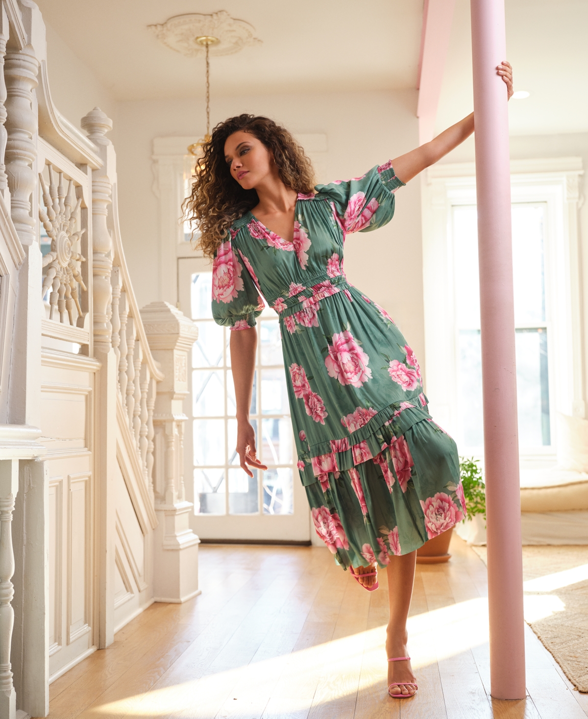 T Tahari Short Sleeve V Neck Fit And Flare Dress In Pink Bouquet Garden
