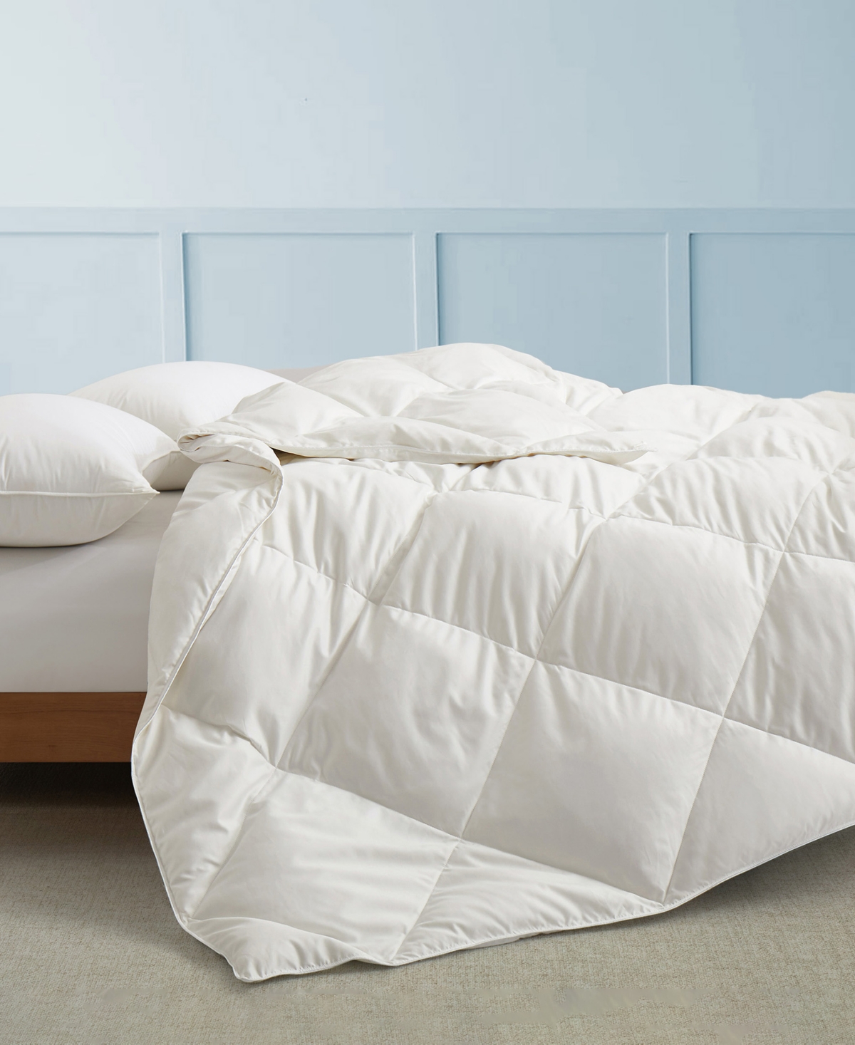 Unikome Ultra Soft Lightweight Goose Down Feather Fiber Comforter, Full/queen In White
