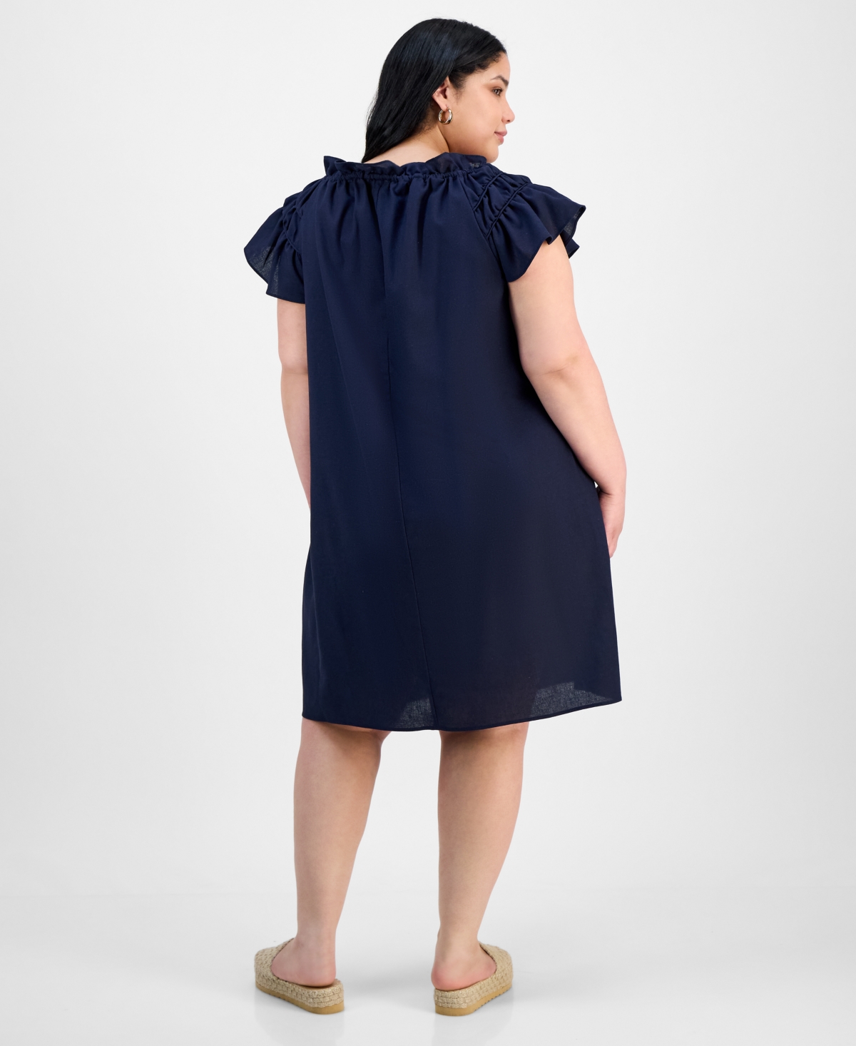 ROBBIE BEE PLUS SIZE FLUTTER-SLEEVE TIE-NECK SHIFT DRESS 