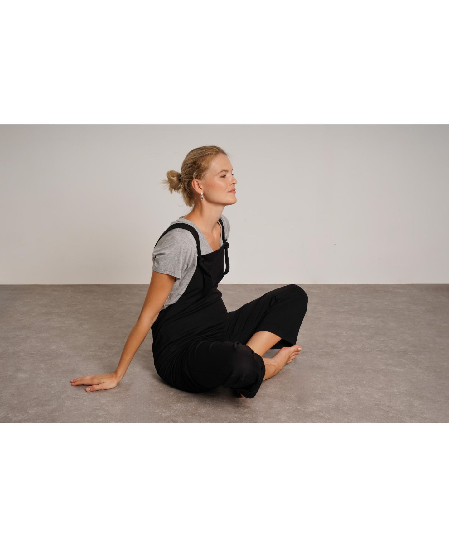 Женский комбинезон NOM Maternity Imogen Knit Tie-Strap Overalls, цвет: Однотонный чёрный — фото 6