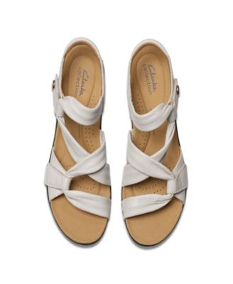 Collection Women's Laurieann Bell Round Toe Flat Sandals