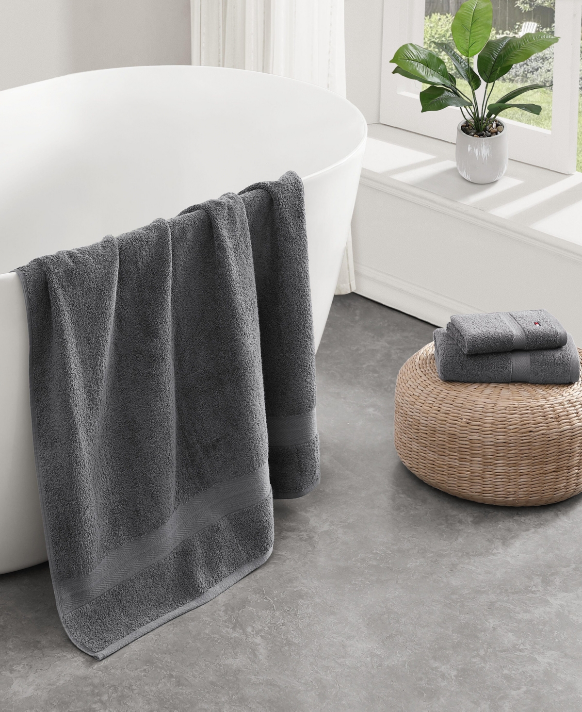 Tommy Hilfiger Home Modern American Solid Cotton Bath Towel, 30" X 54"