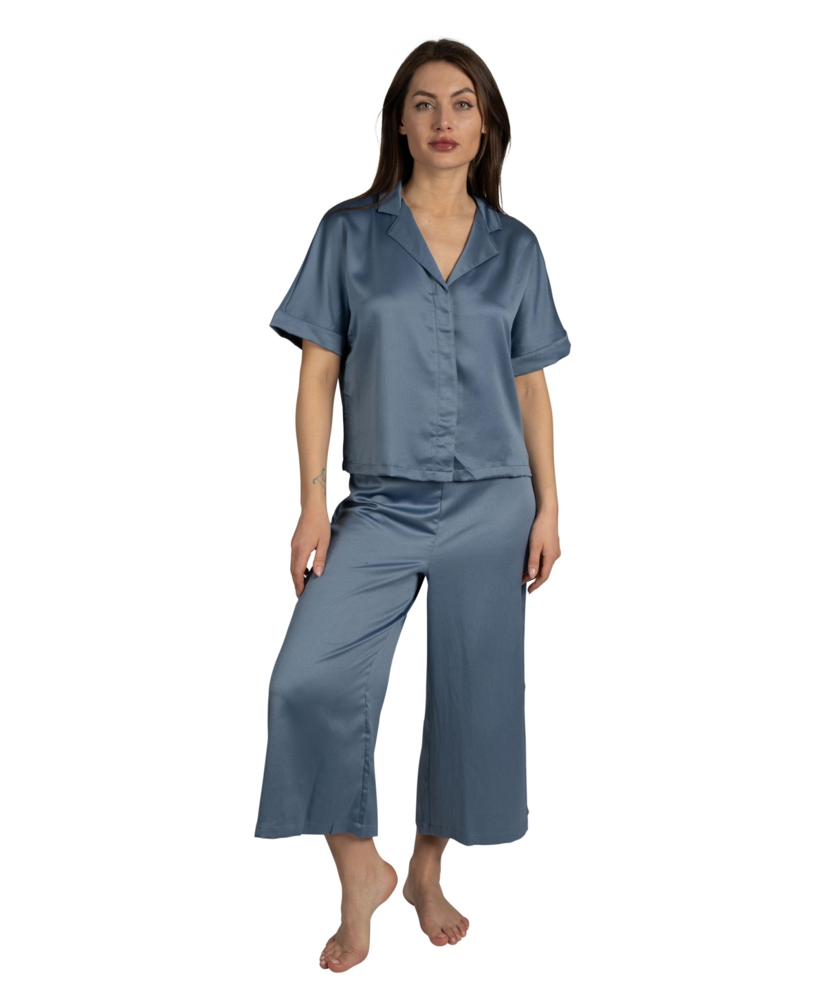 Women's 2 Piece Satin Short Sleeve Relaxed Notch Collar Top and Capri Pants Pajama Set - Shadow blue