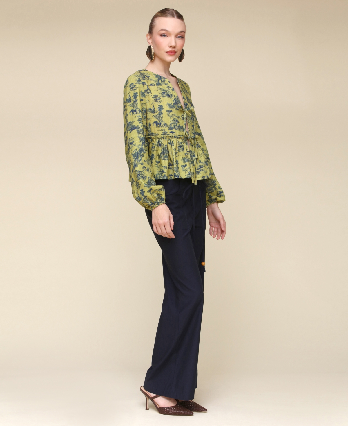 Avec Les Filles Balloon Sleeve Ruffled Shirt In Savanna Toile,olive,navy