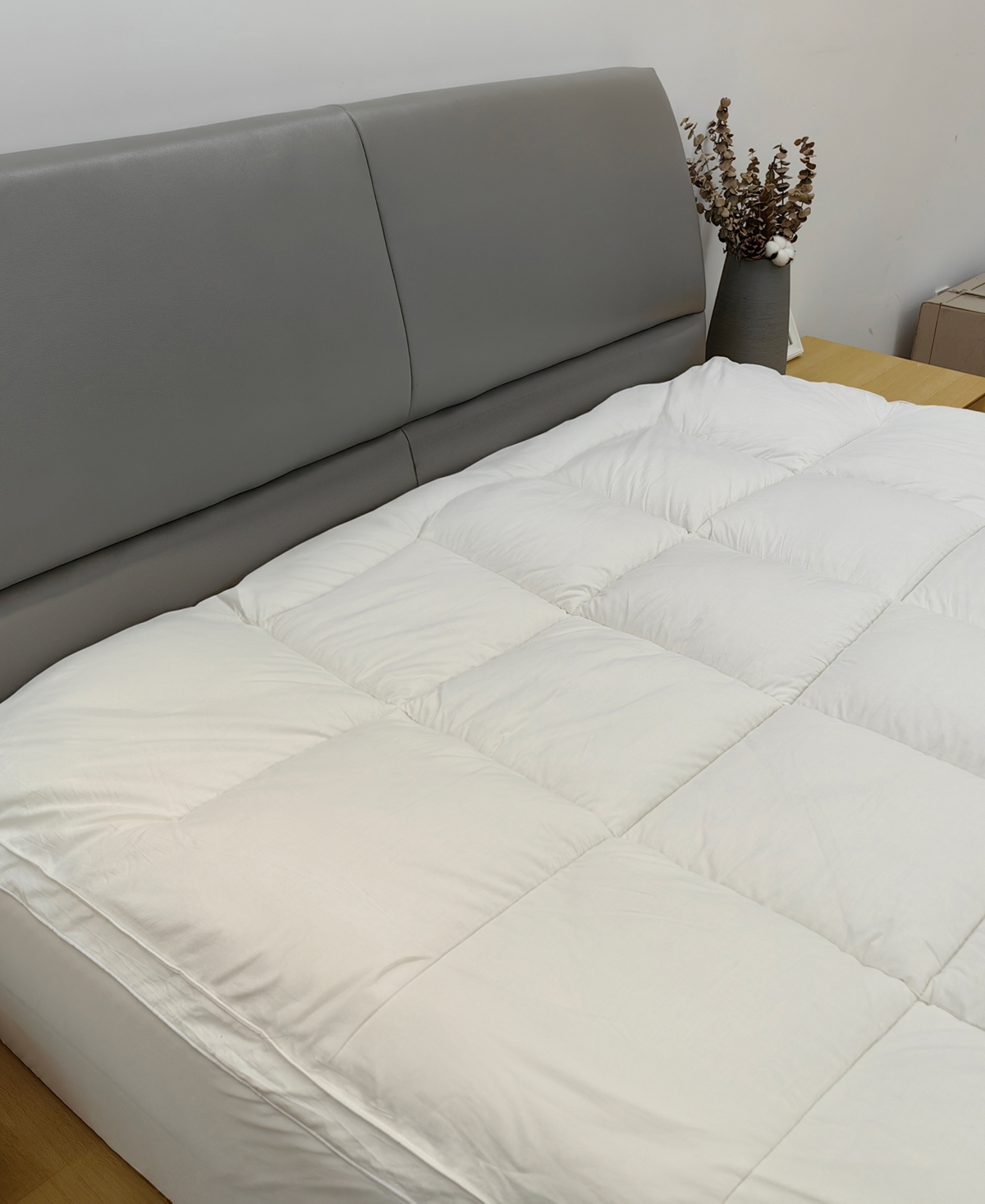 Payton Fluffy Soft Cotton Mattress Topper, Twin In White