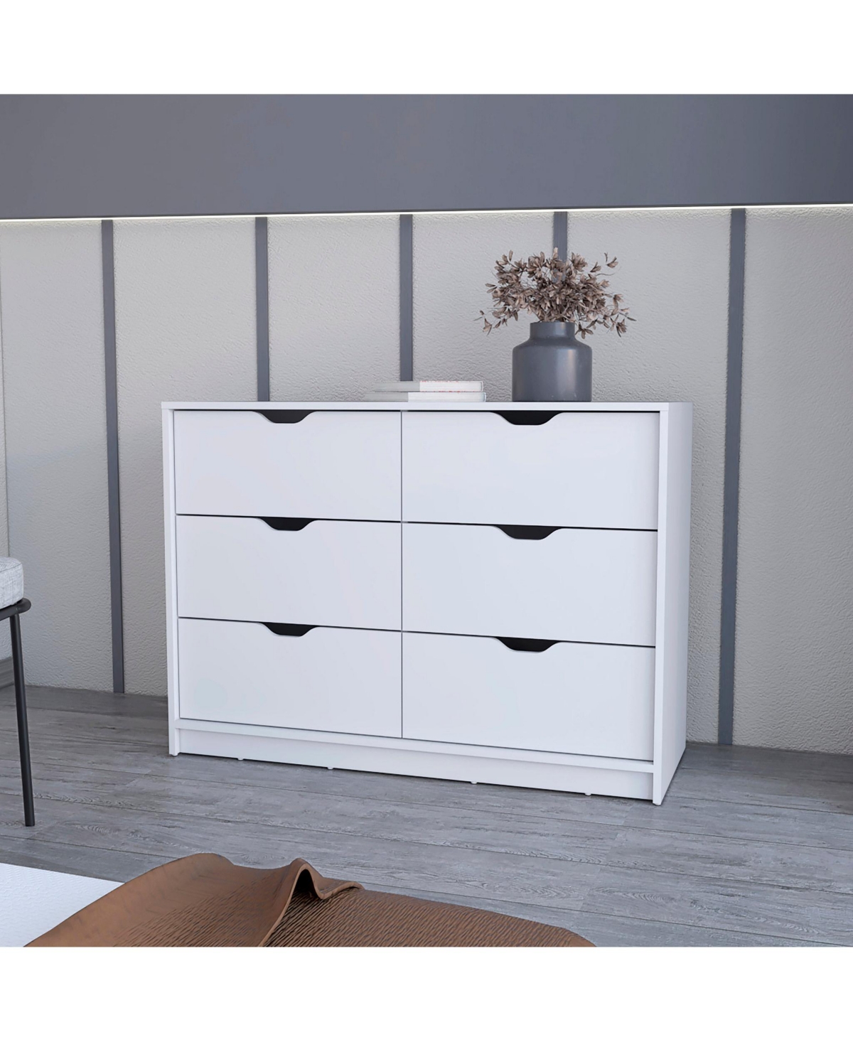 Manufactured Wood 6-Drawer Dresser – Minimalist Design