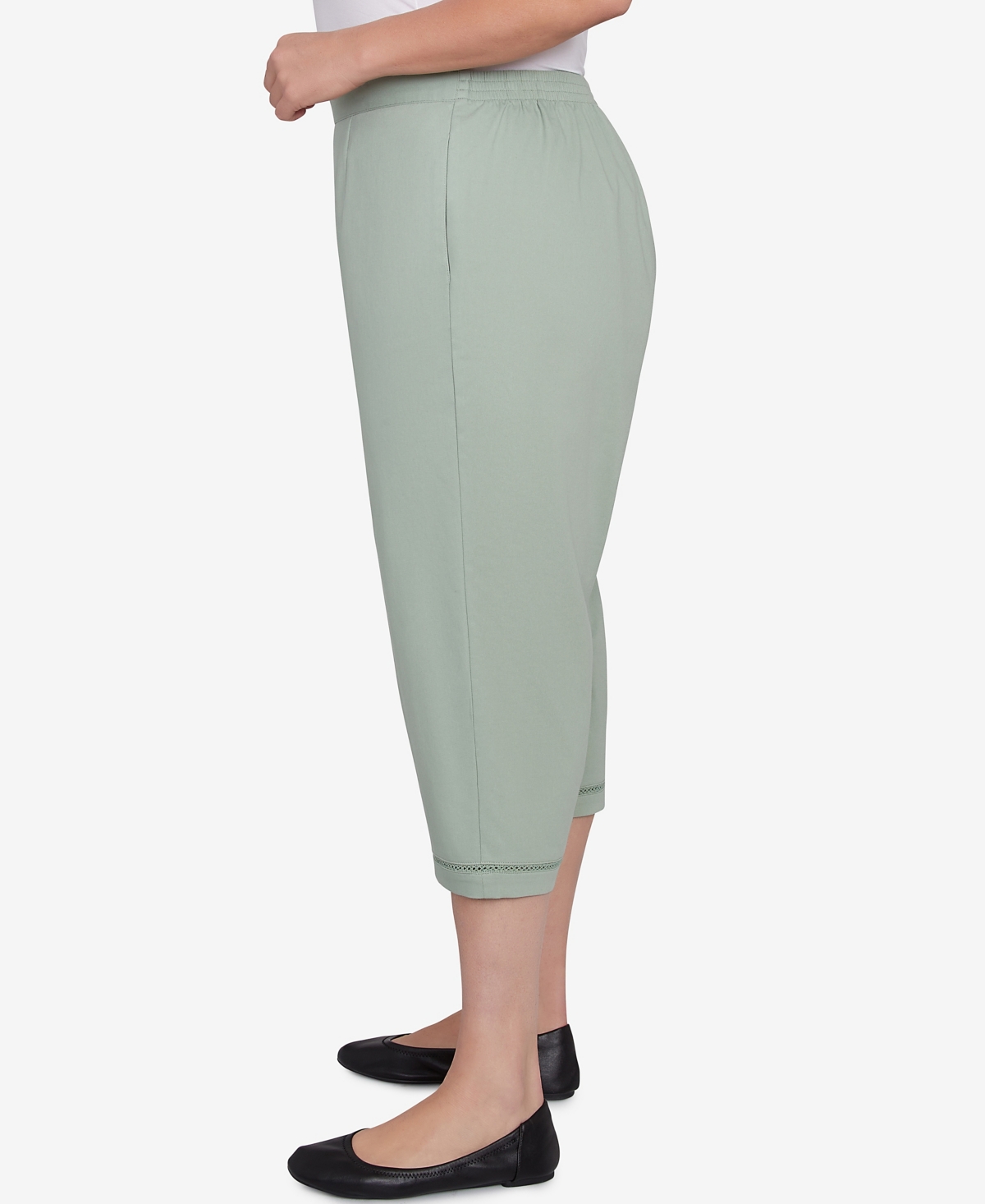 Alfred Dunner Plus Size Santa Fe Relaxed Crochet Hem Capri Pants In Aloe