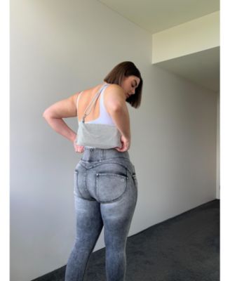 Women's Curvy Ripped High-Rise Sculpting Skinny Jeans