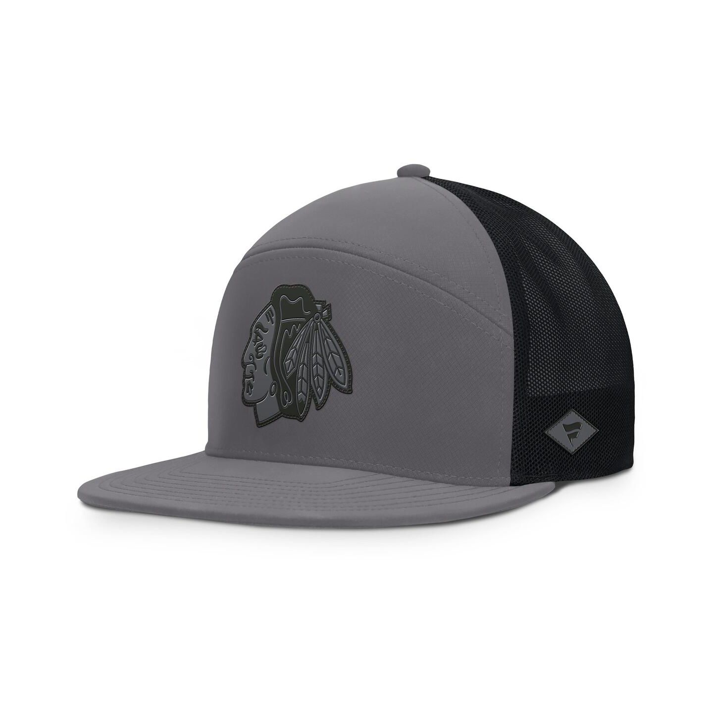 Мужская кепка Fanatics Charcoal Chicago Blackhawks Fairweather Adjustable Hat — фото 1