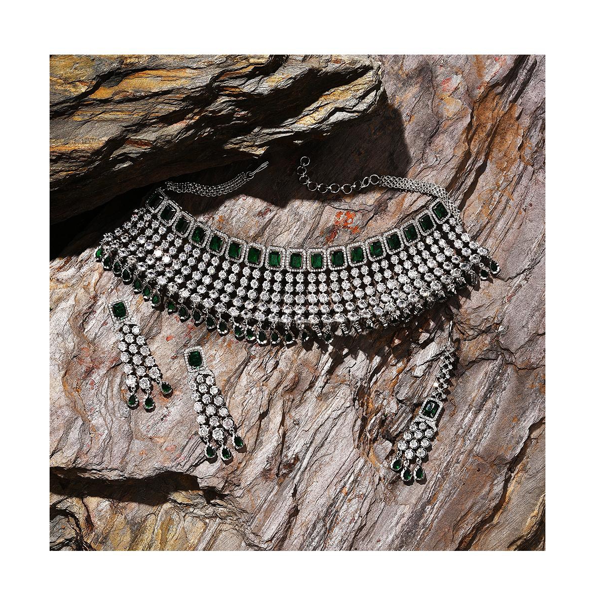 Sohi Women's Silver Plated Designer Jewellery Set In Green