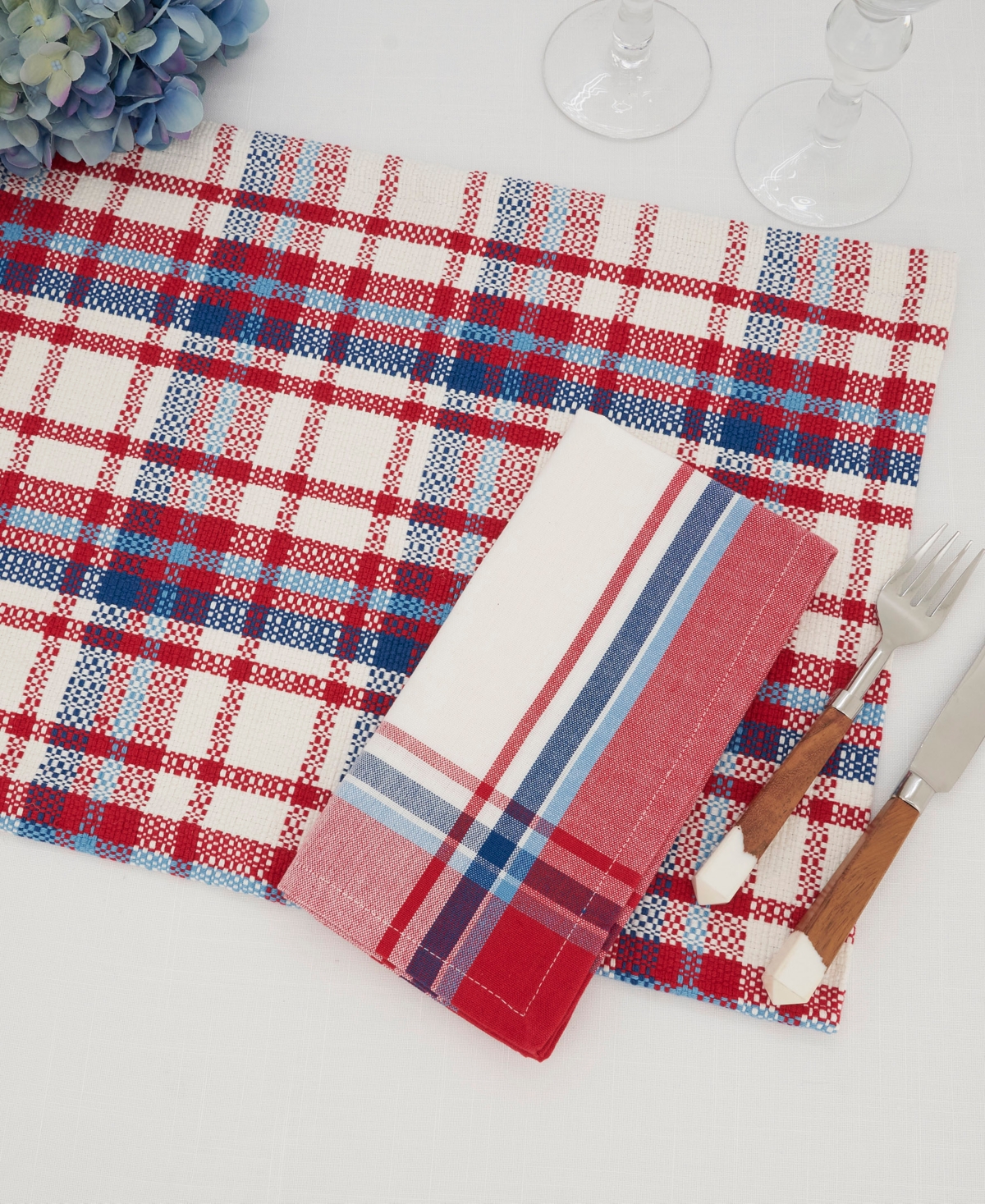 Saro Lifestyle Simple Plaid Cotton Placemats And Napkins, Set Of 8 In Red,white,blue
