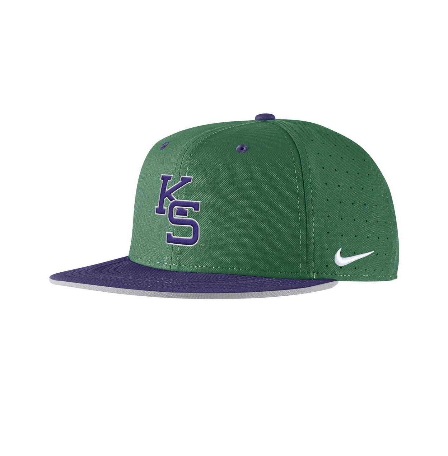 Мужская кепка Nike Green Kansas State Wildcats 2025 On-Field True Performance Baseball Fitted Hat — фото 1