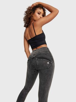 Women's High-Rise Snug Sculpting Skinny Jeans