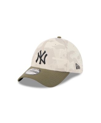 New Era - Men's Light Beige/Olive New York Yankees 2025 Armed Forces Day 39THIRTY Flex Hat