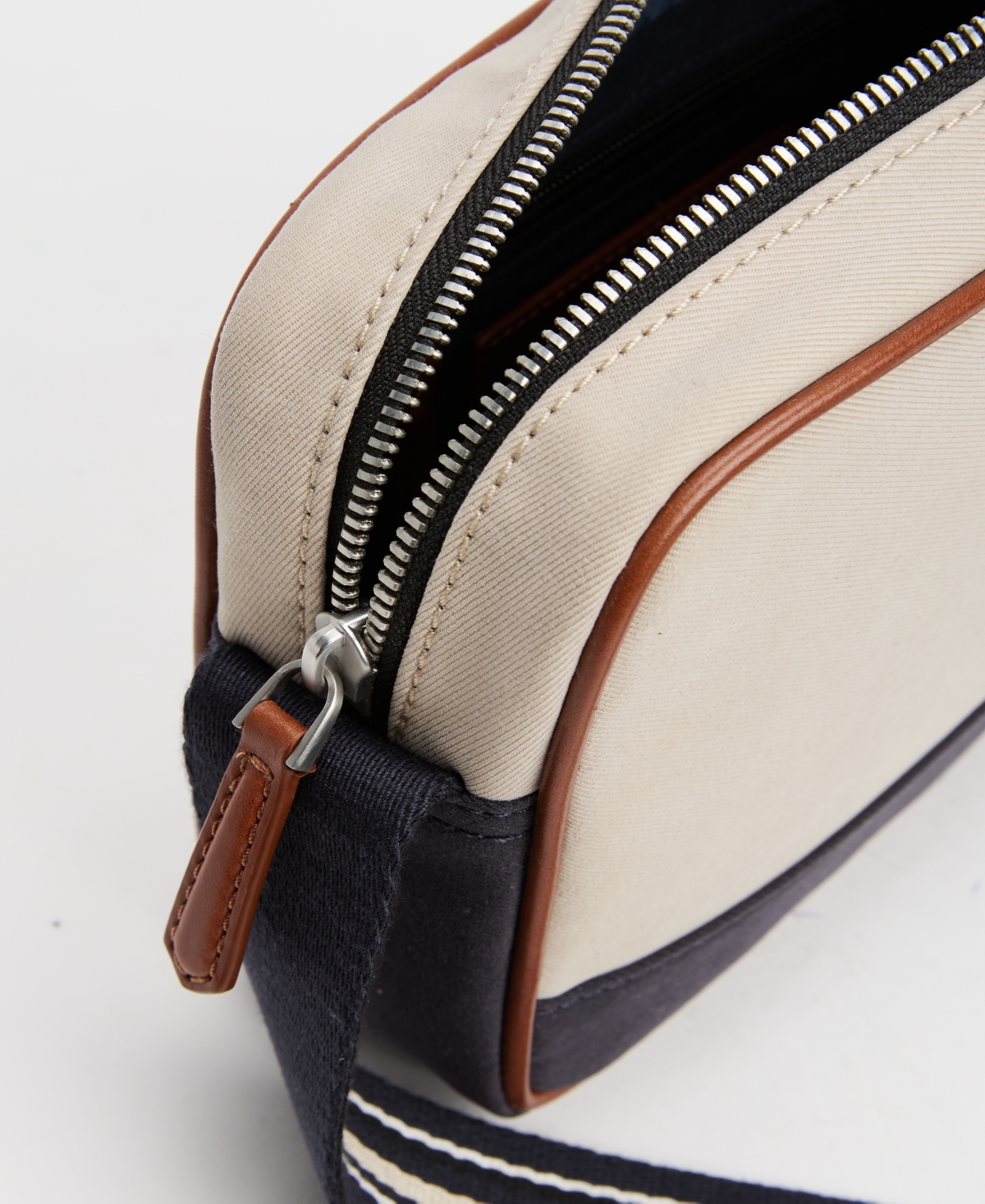 Tommy Hilfiger Men's Casual Camera Bag In Neutral
