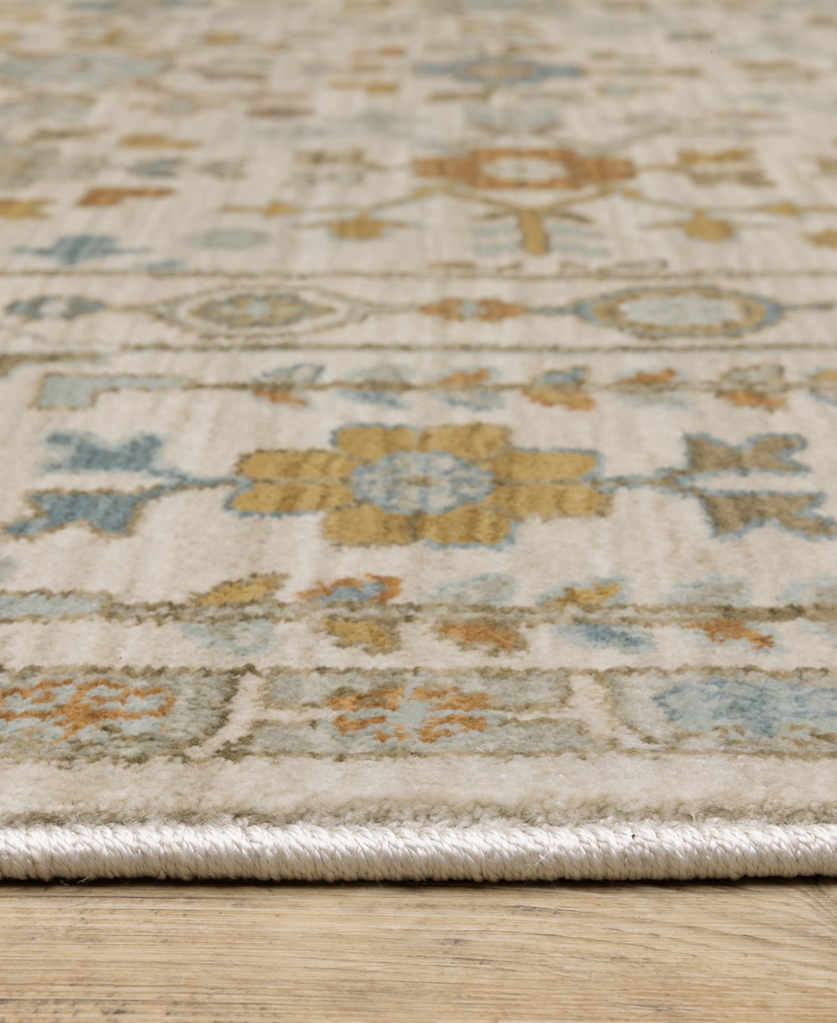 Oriental Weavers Maeve MAE01 6'7"x9'6" Area Rug