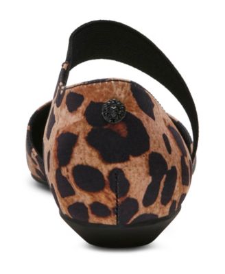 Women's Oksanna Asymmetrical Pointed Toe Flats