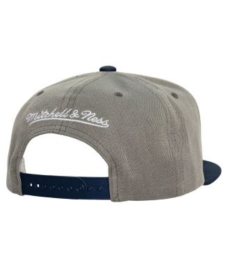 Men's Gray New York Yankees Cooperstown Collection Basic Flip Snapback Hat