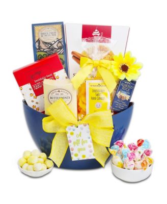 All Smiles Sweet Treat Gift Tote, 7 Piece
