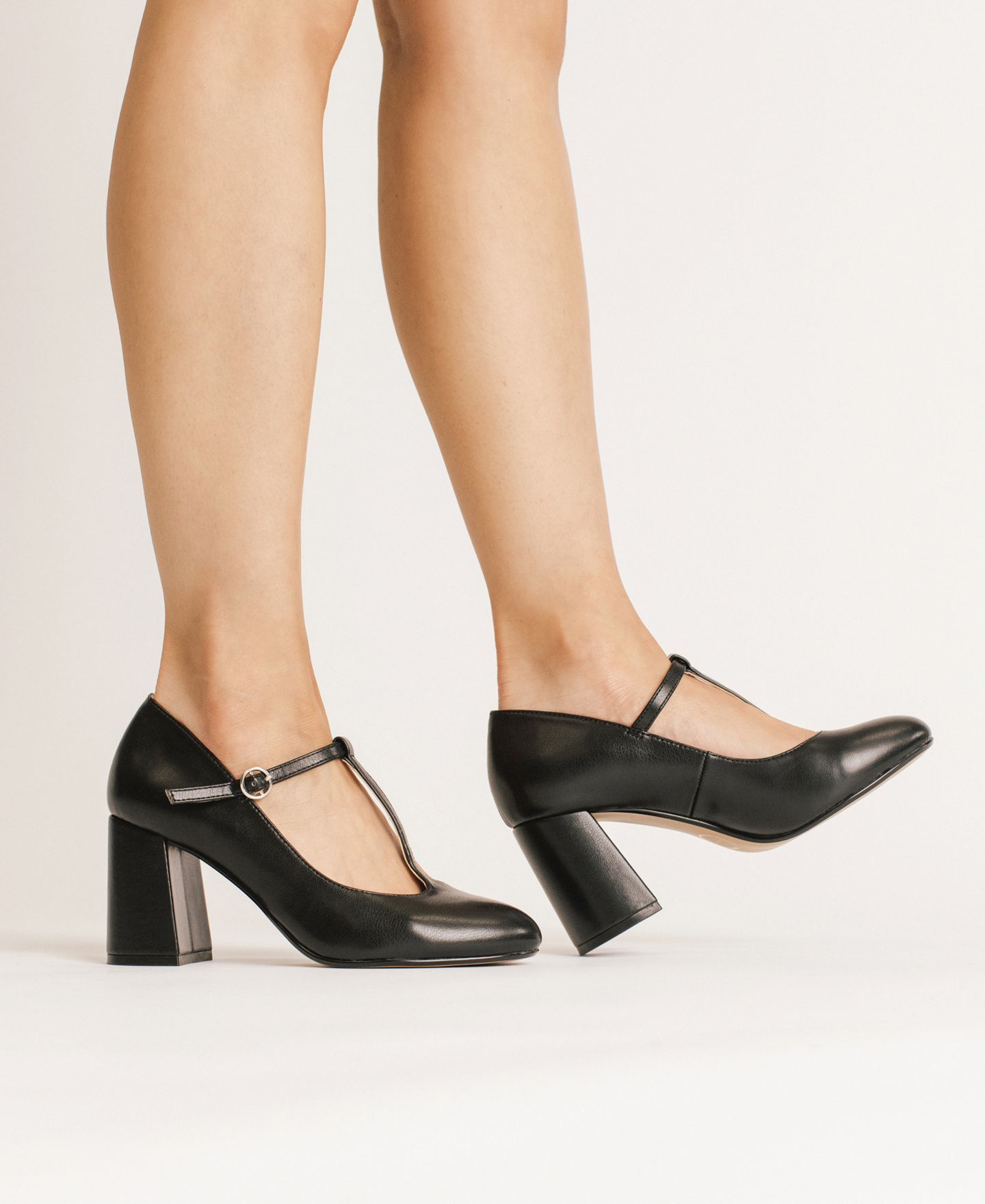 Женские туфли Journee Collection Talani Block Heel T-Strap Pumps, цвет: Чёрный — фото 6