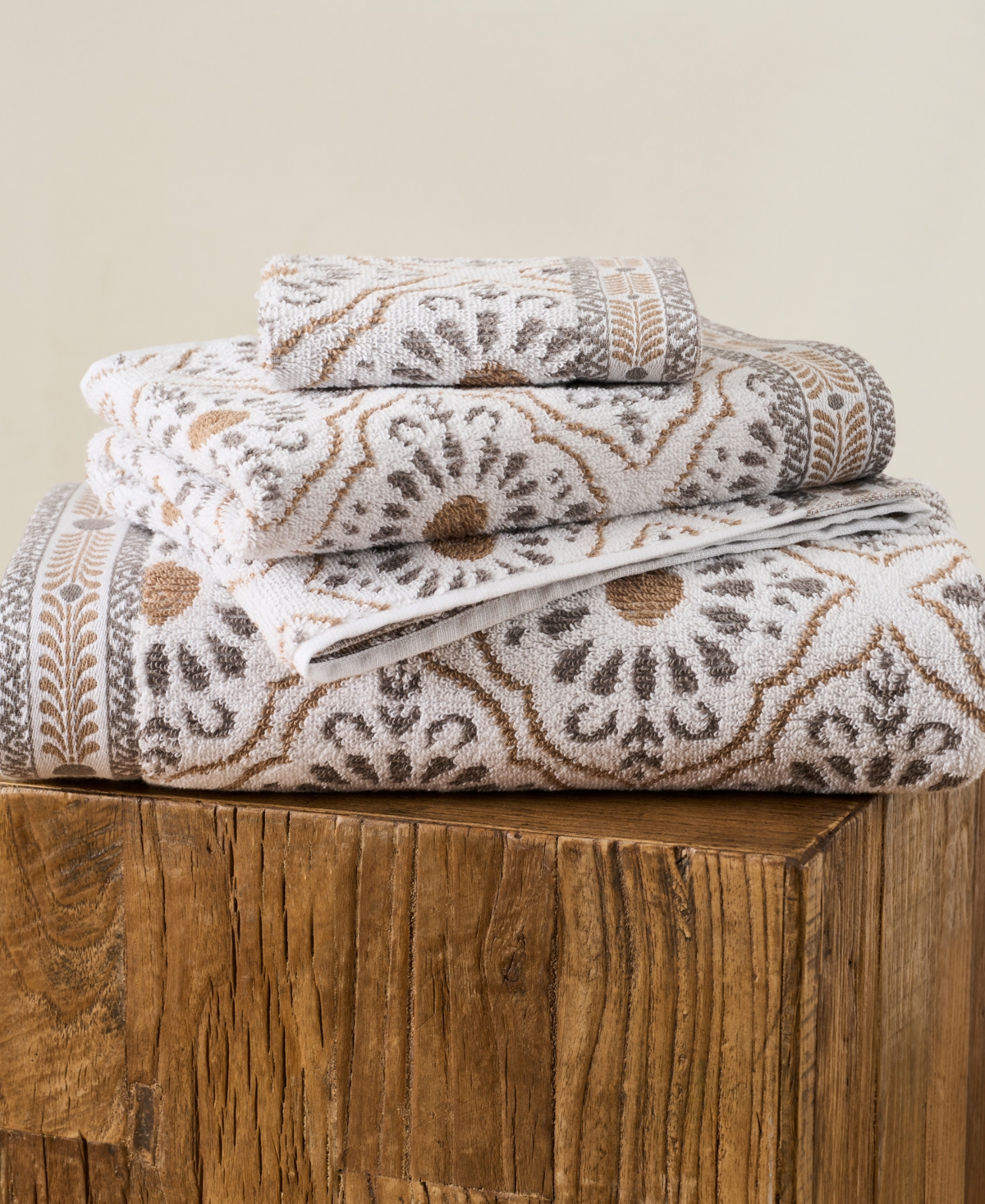 John Robshaw Rangila Cotton Hand Towel, 30" X 20"