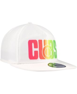 Men's White Chicago Cubs Spring Spectrum Golfer Snapback Hat