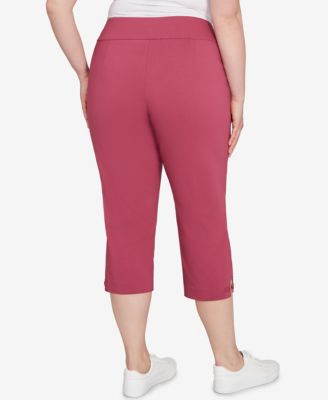 Plus Size Solid Tech Stretch Capri Pants