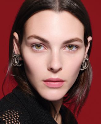 N&deg;1 DE CHANEL SERUM-IN-MIST Protects - Soothes - Enhances Radiance