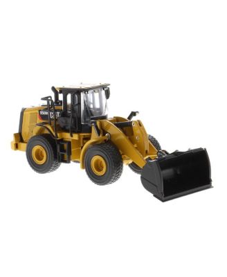 1/64 CAT 950M Wheel Loader W/ Log Fork, Bucket & 2 Log Poles